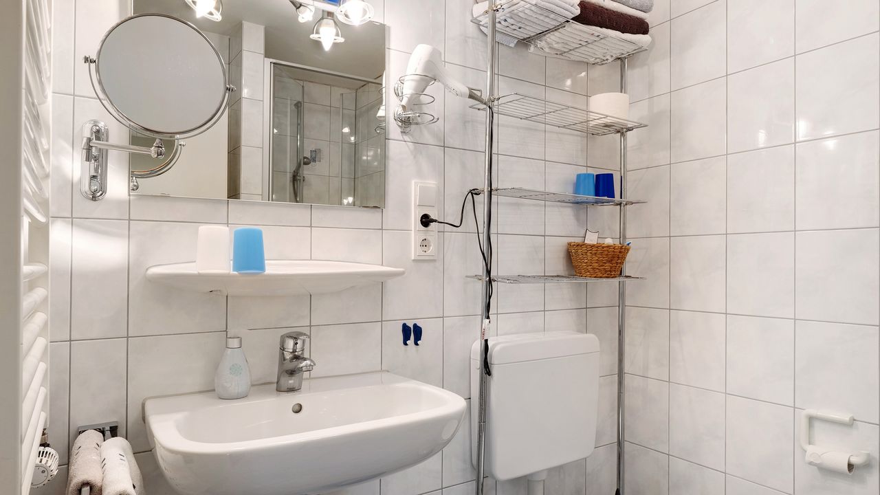 INSIDE, BATHROOM INSIDE, BATHROOM